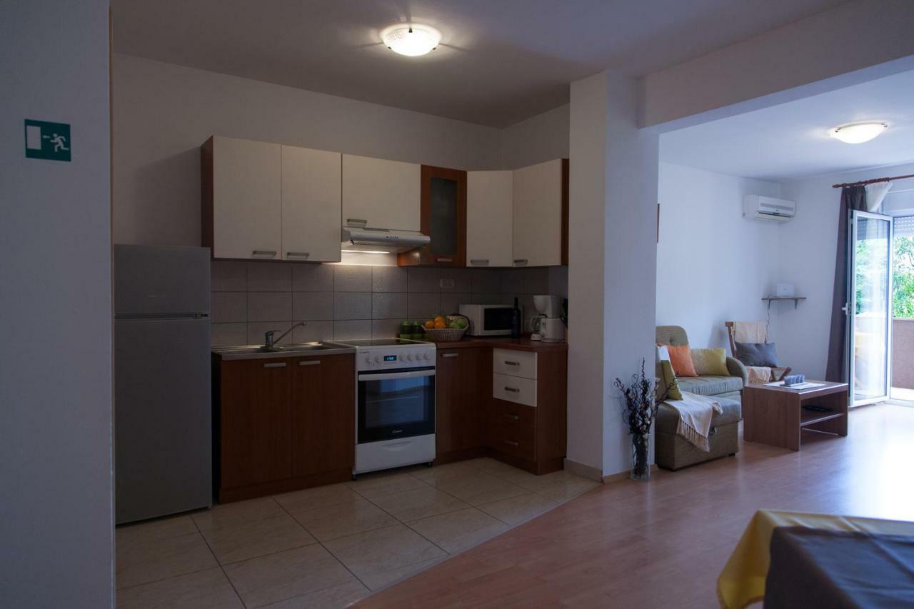 Apartment Helga Ližnjan Exterior foto